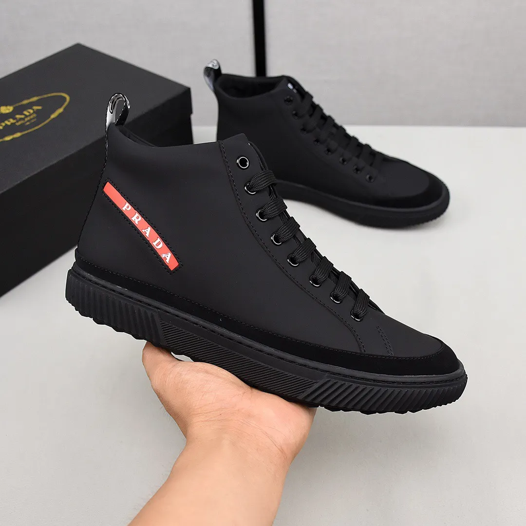 PRADA [Prada] high-top sports and casual shoes. Men's shoes 💰440💰. The upper is made of cowhide, sheepskin lining, rubber outsole, comfortable on the feet, men's size 38-44, choose according to your usual wearing size.
